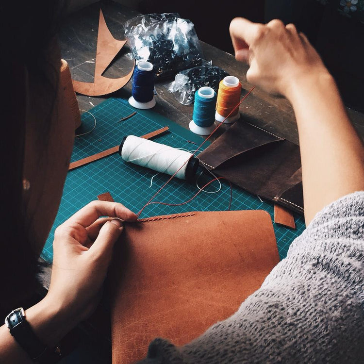 LEATHERCRAFT SINGAPORE Stone For Gold